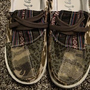 Women's Hey Dude Camo / Animal Print Size 8.